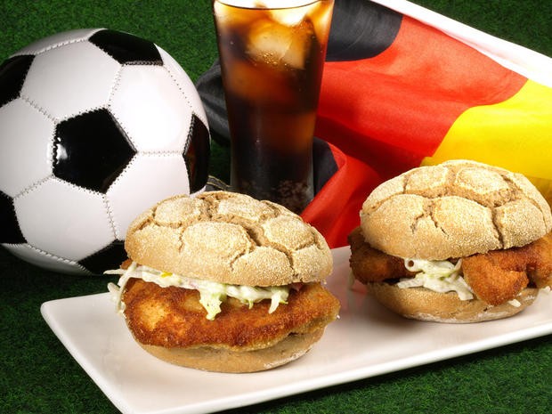 看吃货们如何为德国队加油助威!_新沪江德语网